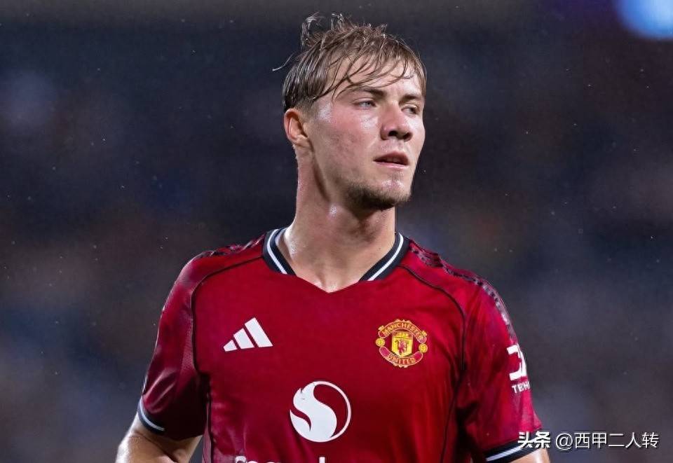 英媒：多家俱乐部争夺霍伊伦德，曼联前锋或重返意甲